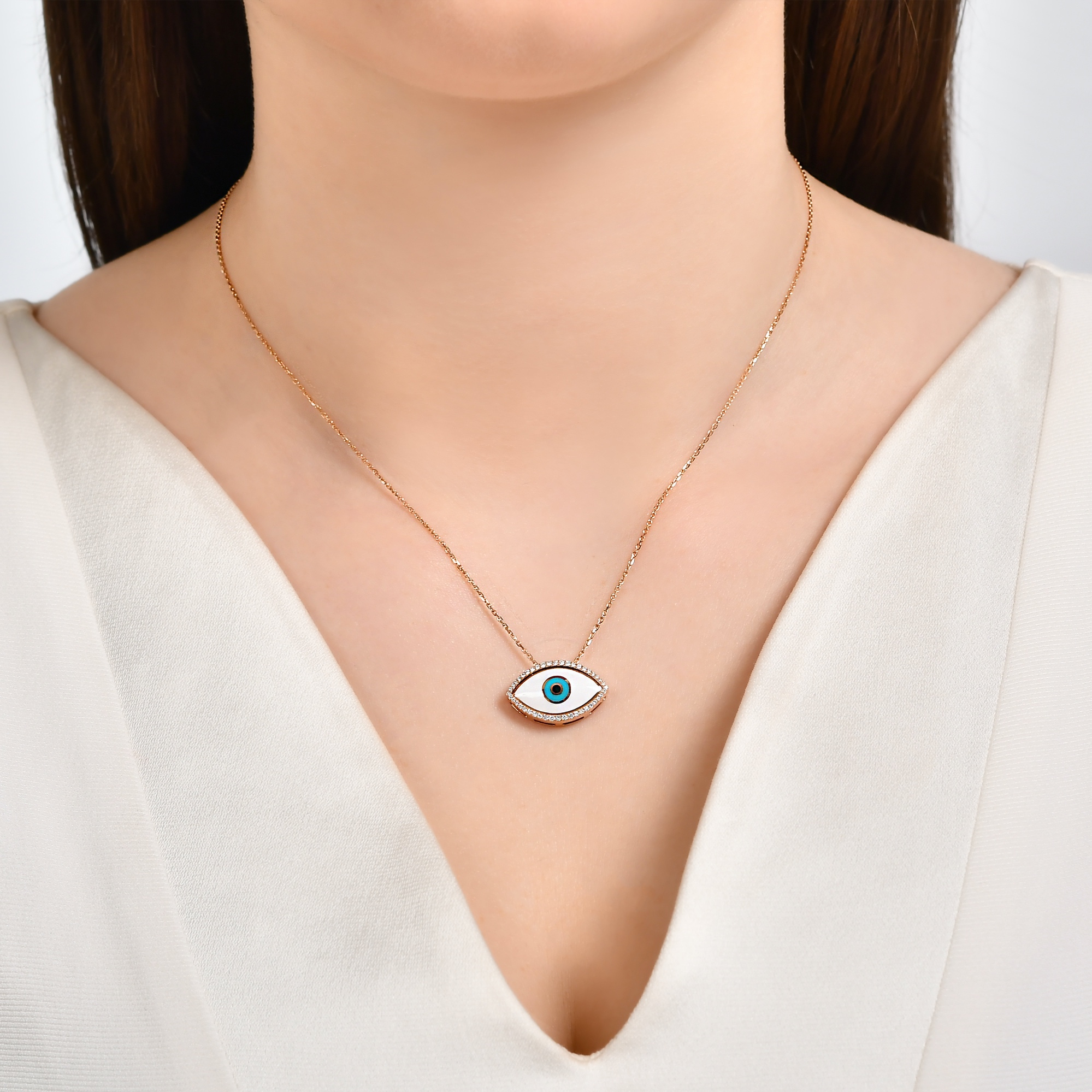 Eyes On You колье