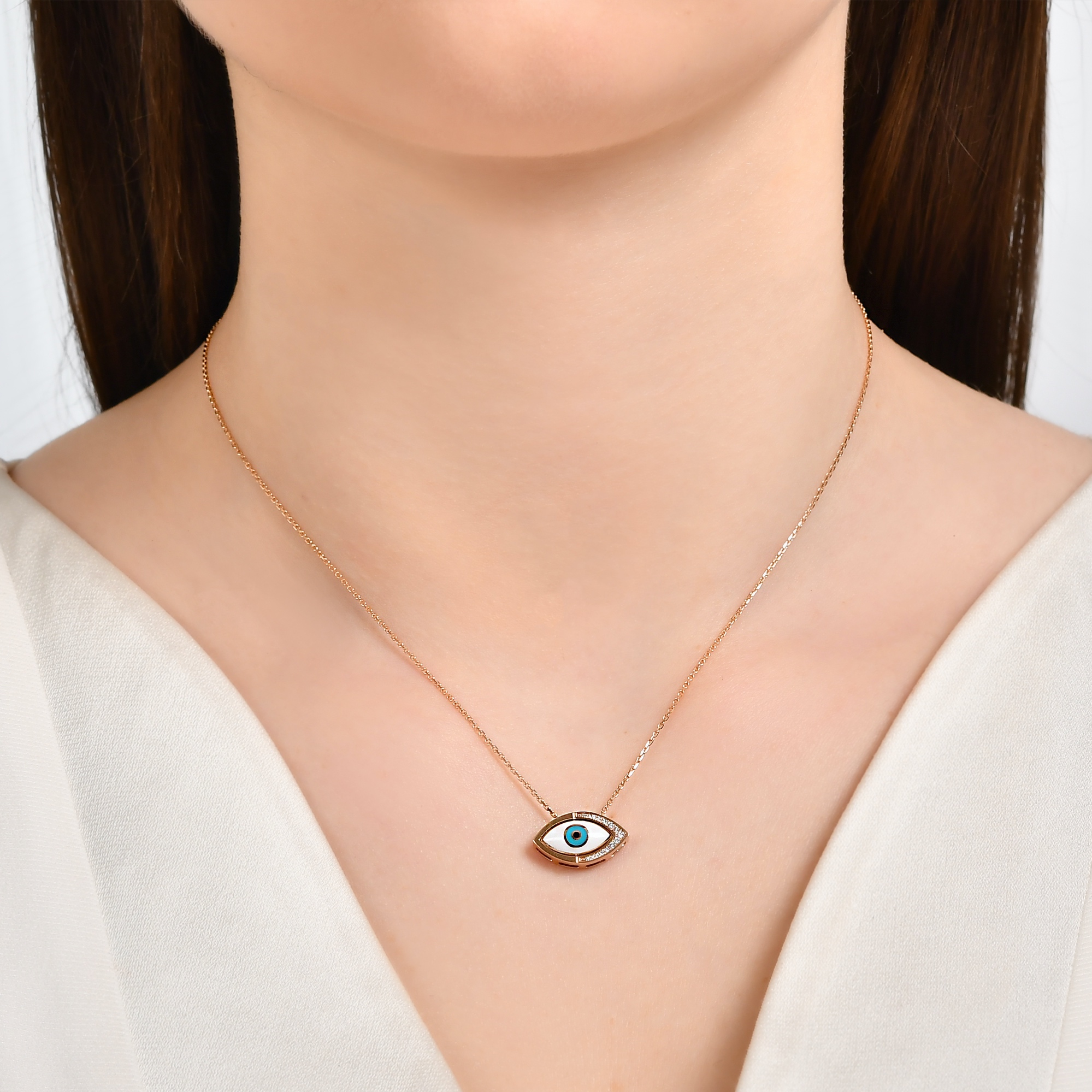 Eyes On You колье